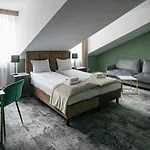 Aparthotel 4wings 4*